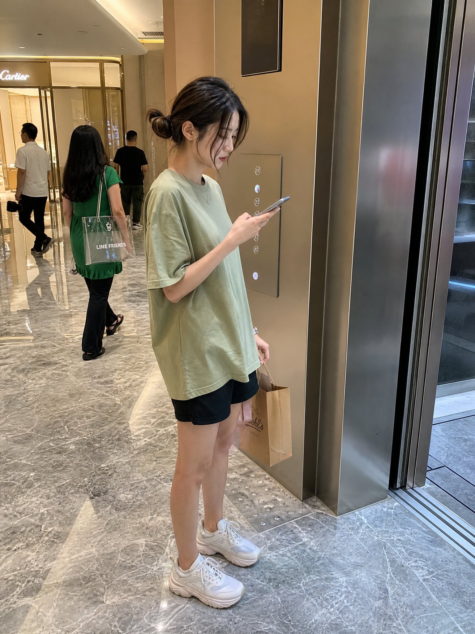 Aspect Ratio Naturally Observed Everyday Moment Inside AI Prompt AI image prompt example