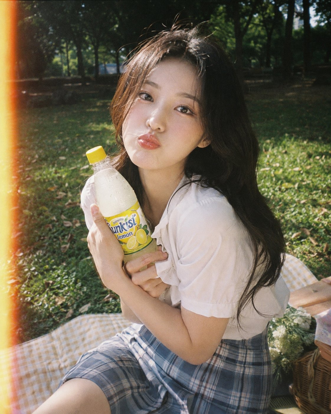 Disposable Camera Style Korean Summer Picnic Portrait AI image prompt example 2